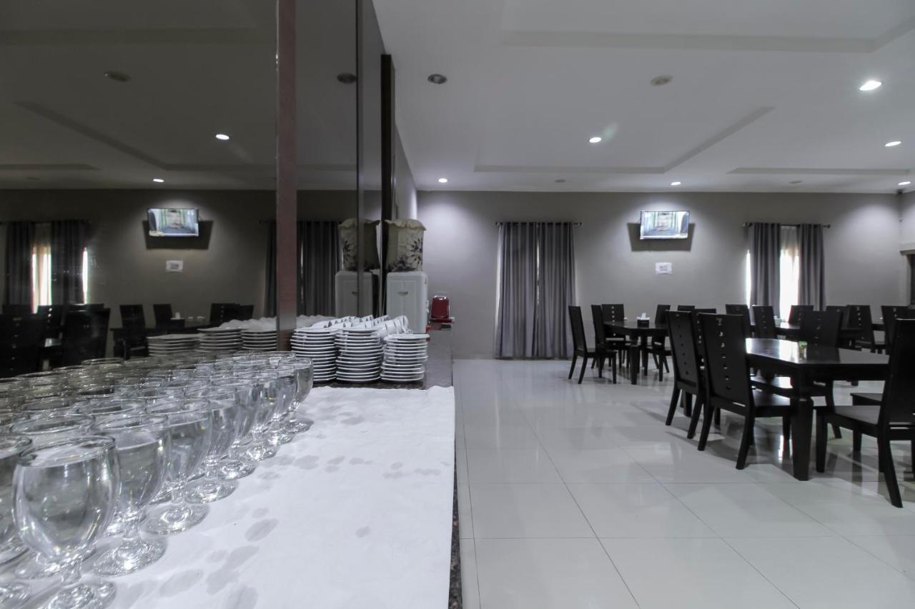 Reddoorz Plus Syariah @ Jalan Sriwijaya メダン エクステリア 写真